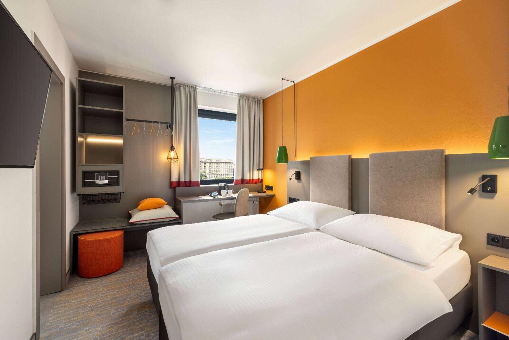 Vienna House Easy By Wyndham Cracow Hotel Krakow Bagian luar foto
