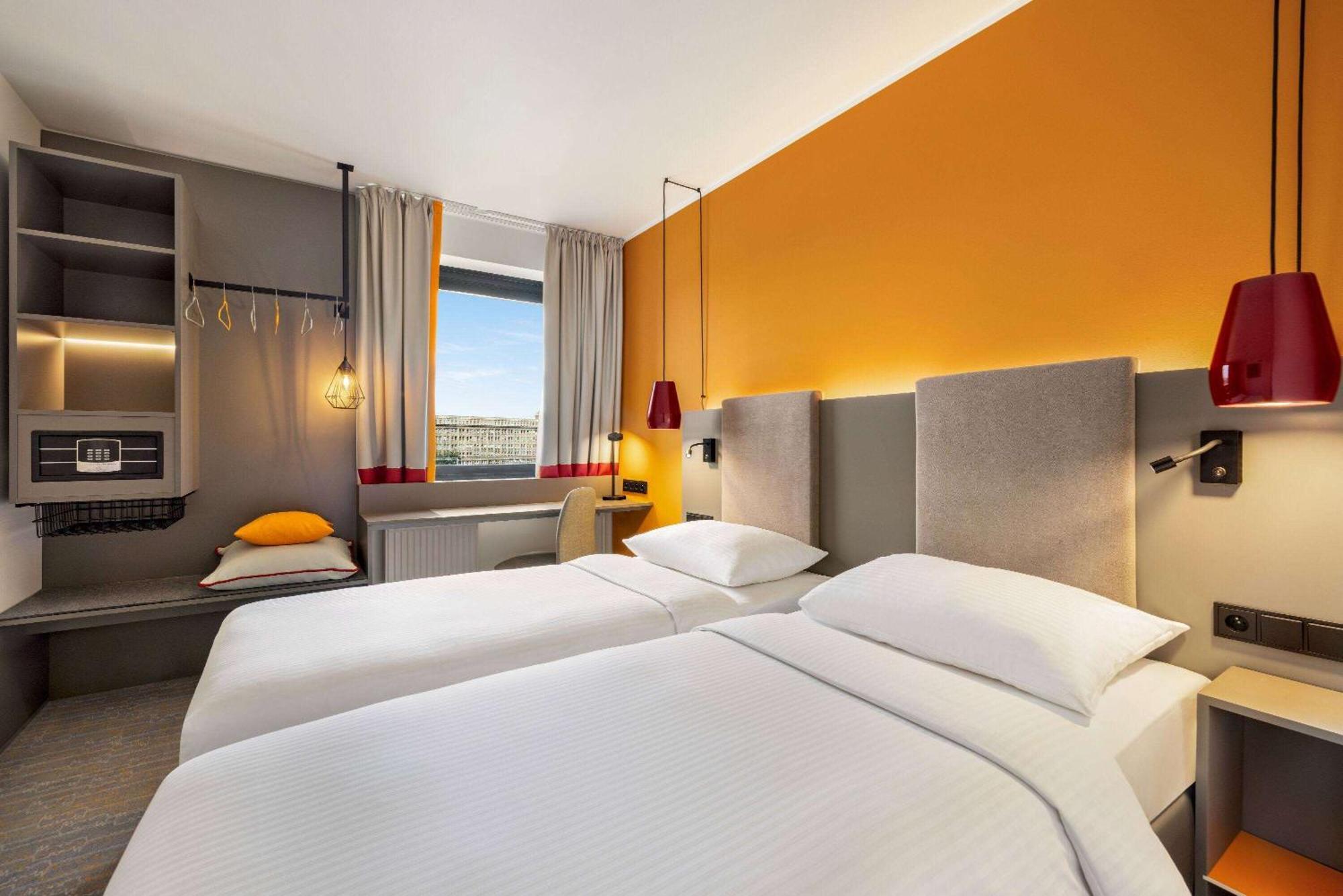 Vienna House Easy By Wyndham Cracow Hotel Krakow Bagian luar foto